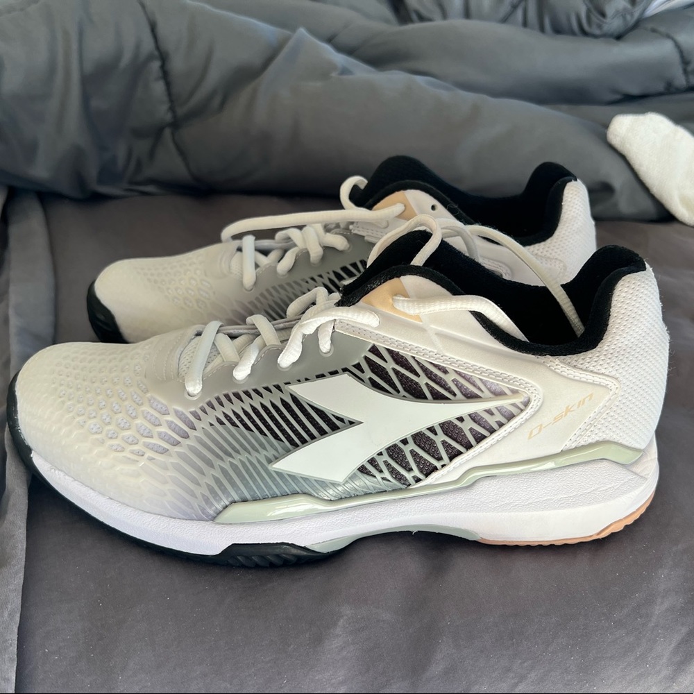 Diadora Womens tennis sneakers size 8 1/2